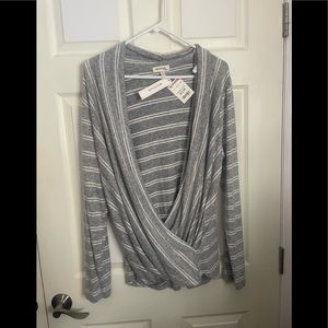 NWT women’s long sleeve sweater
